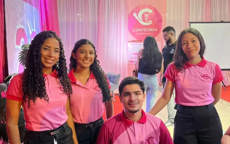 a6b8e303-e66b-49b6-a549-716c041e94b3